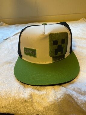 Kids Creeper Trucker Hat in Green